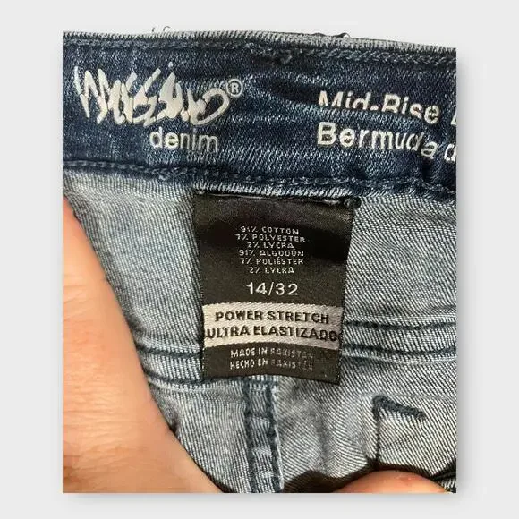 Mossimo Mid-Rise Super Stretch Bermuda Denim Shorts Women’s Size 14/32 Rolled - Picture 3 of 5